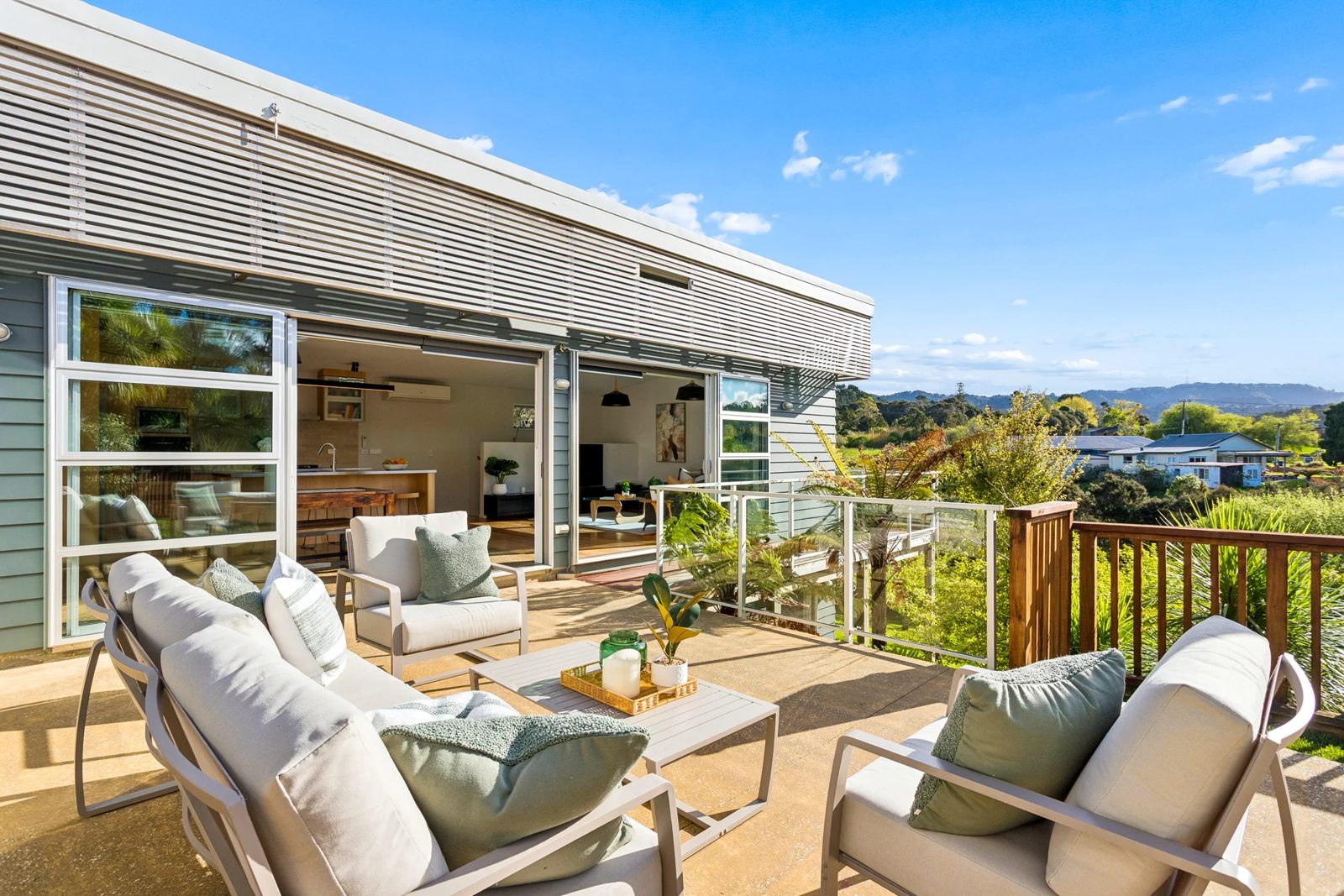 7 Carter Road, Oratia, photo 12