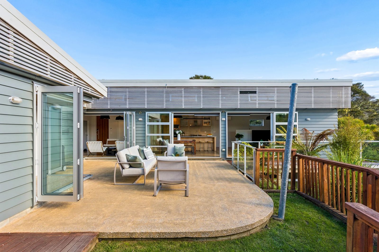 7 Carter Road, Oratia, photo 13