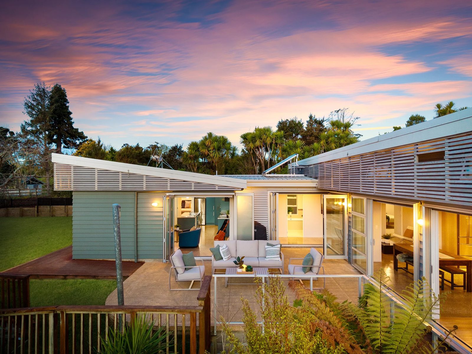 7 Carter Road, Oratia, photo 16