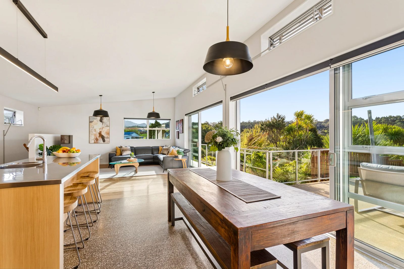 7 Carter Road, Oratia, photo 4