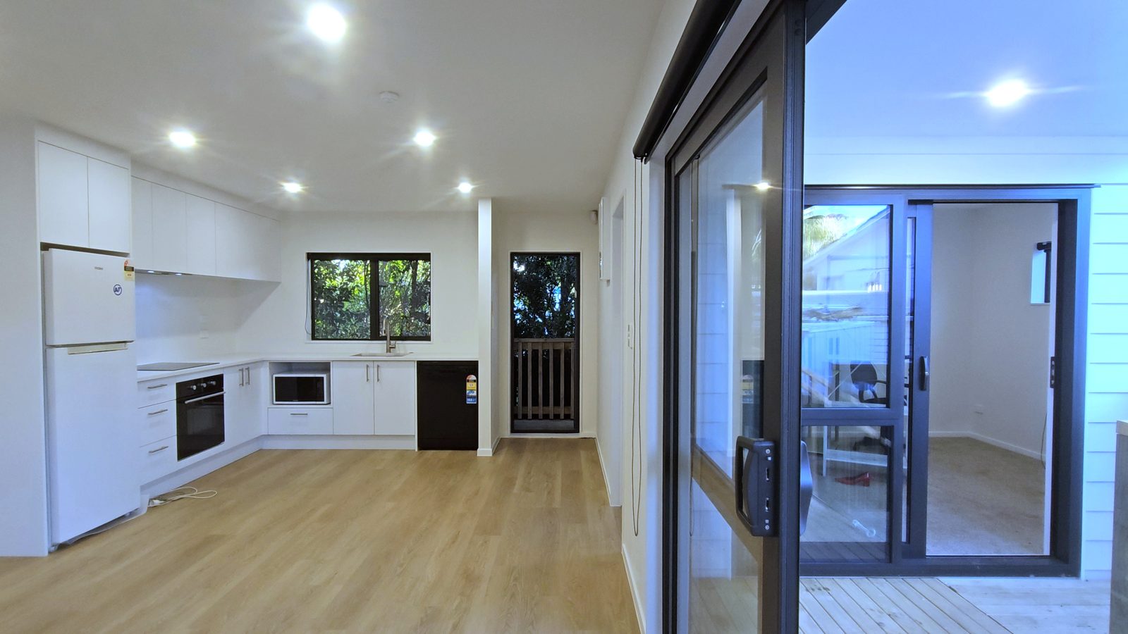 28B Coburg Street, Henderson, photo 3