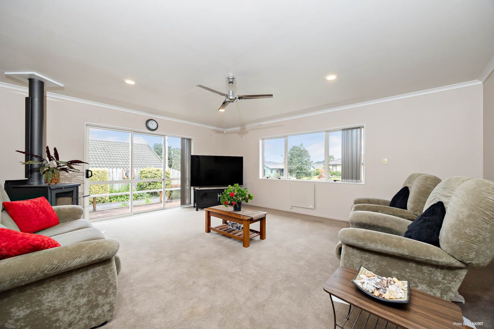6 Logan Place, Waiuku, photo 3