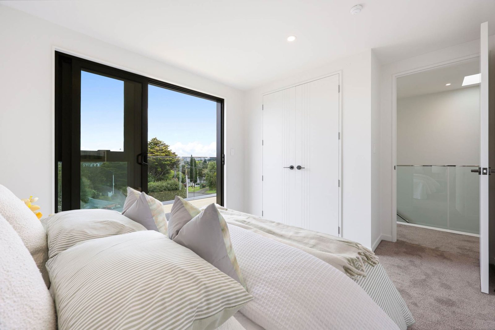 11/4 Springbank Lane, Te Atatu Peninsula, photo 12