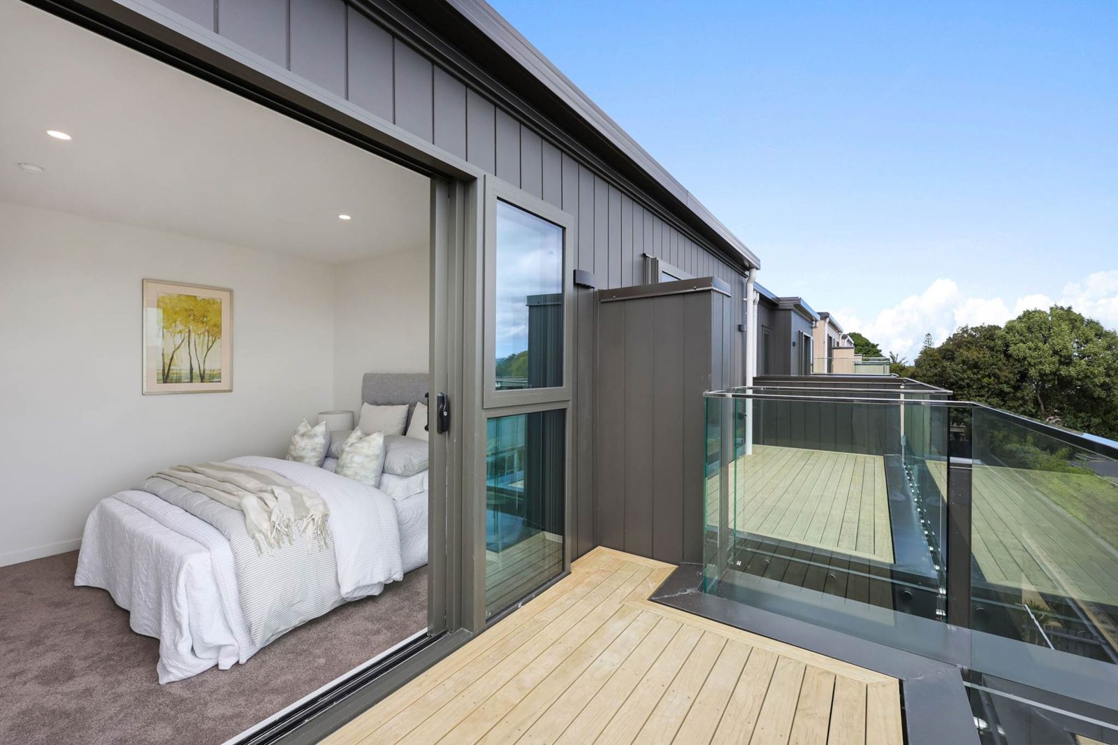 11/4 Springbank Lane, Te Atatu Peninsula, photo 4