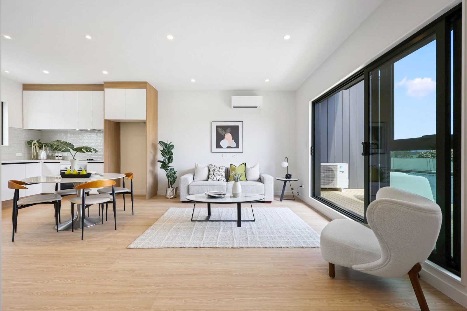 11/4 Springbank Lane, Te Atatu Peninsula, photo 6