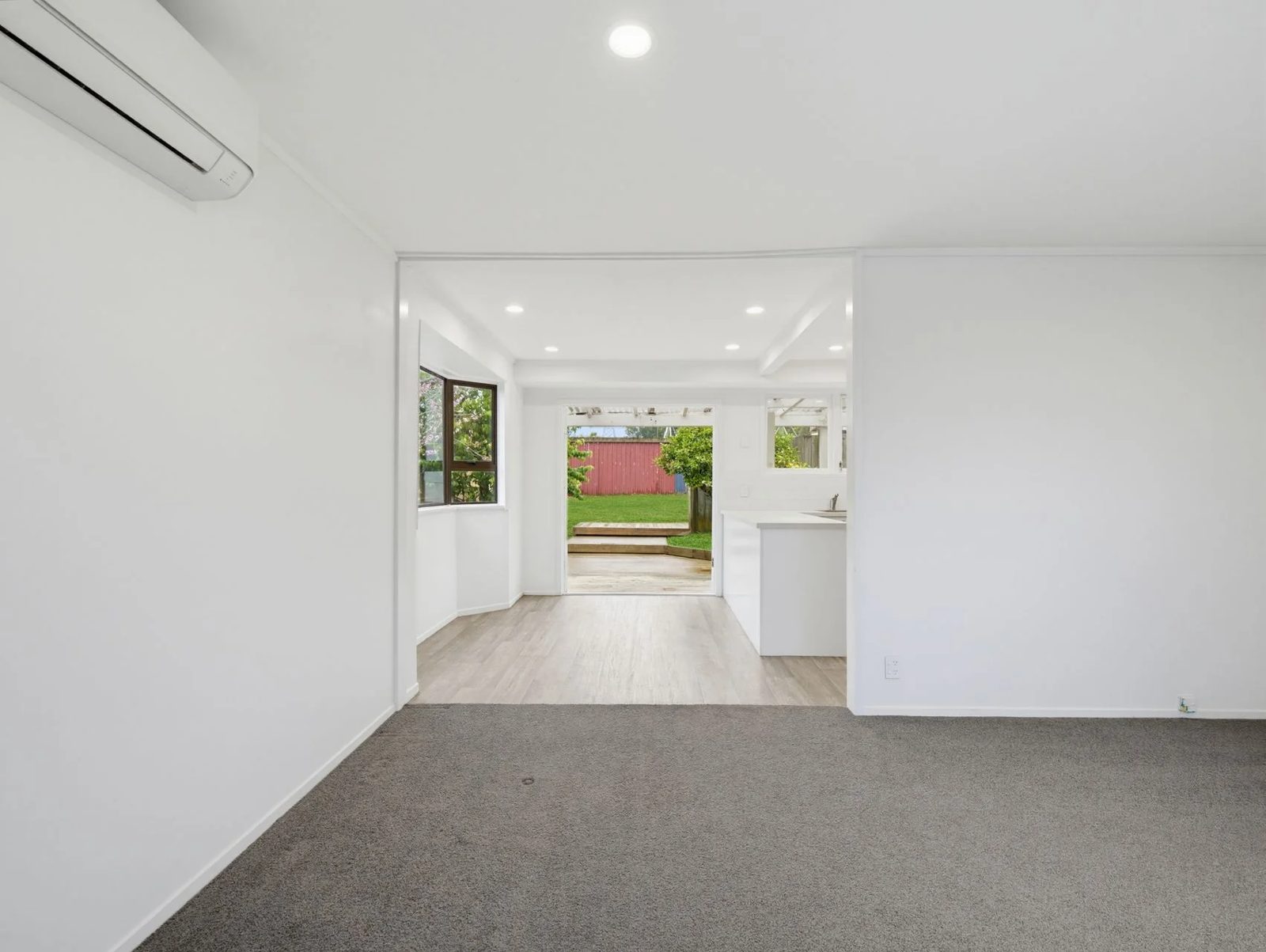 23 Arlette Place, Massey, photo 3