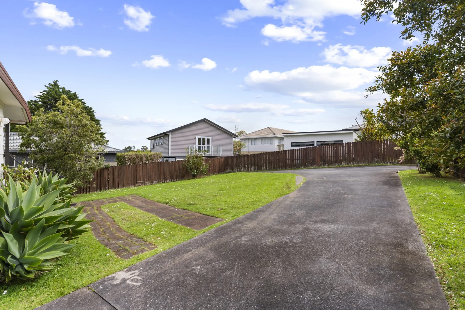 9 Gosford Drive, Botany Downs, photo 17