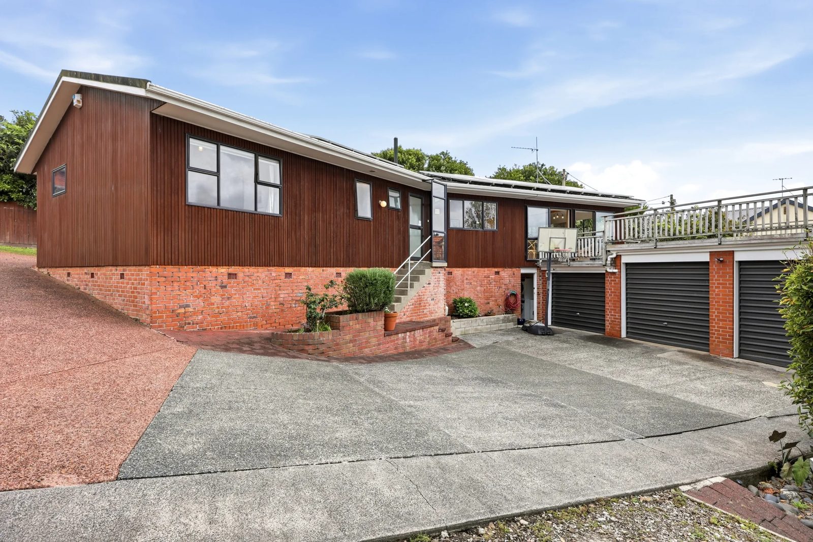 239 Glenfield Road, Hillcrest, photo 1
