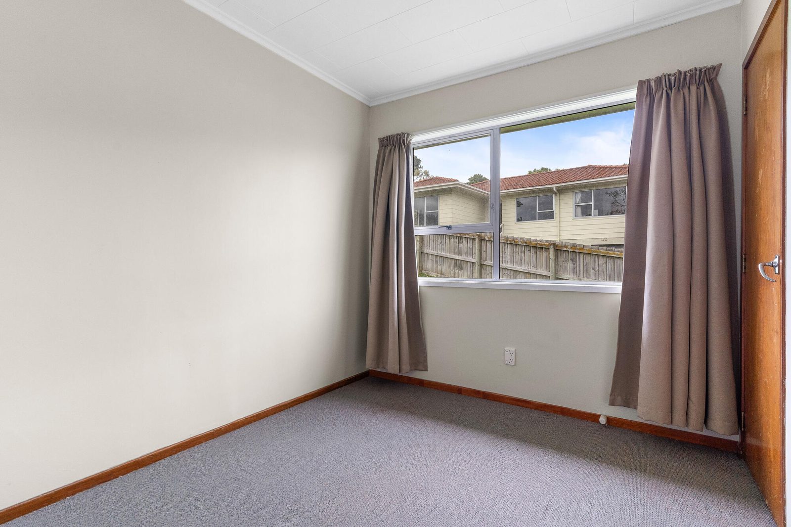 1 and 2/19 Hanui Place, Massey, photo 5