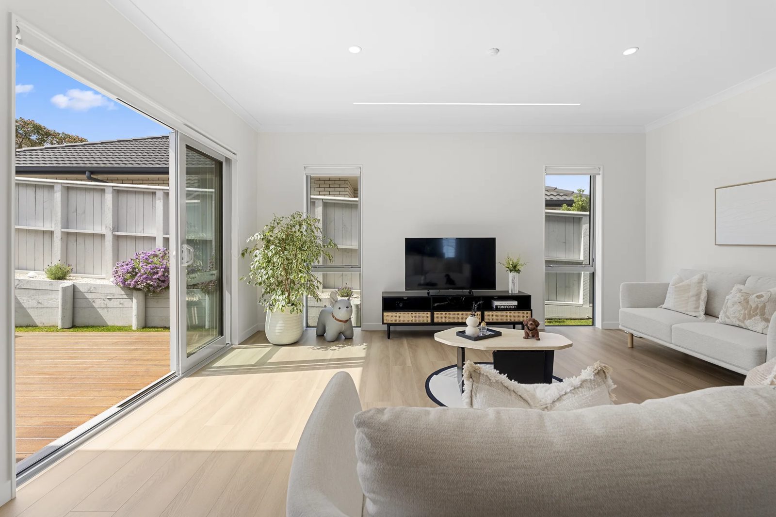 19 & 19A Surf View Crescent, Red Beach, photo 3