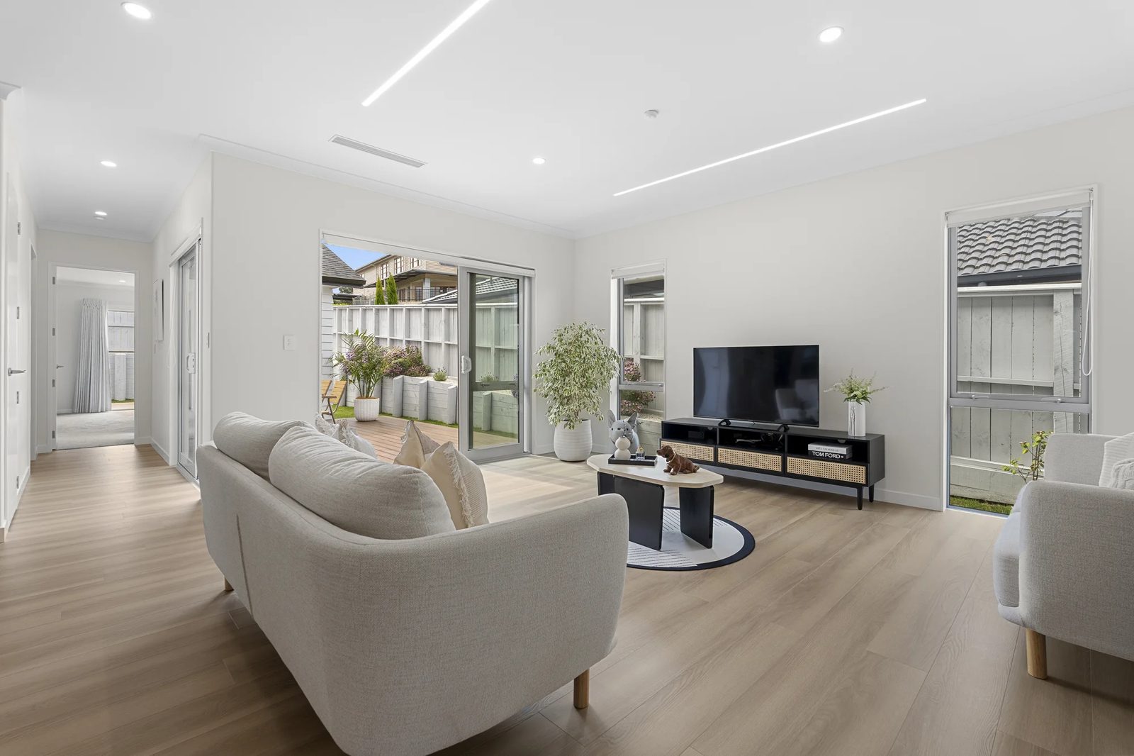 19 & 19A Surf View Crescent, Red Beach, photo 6