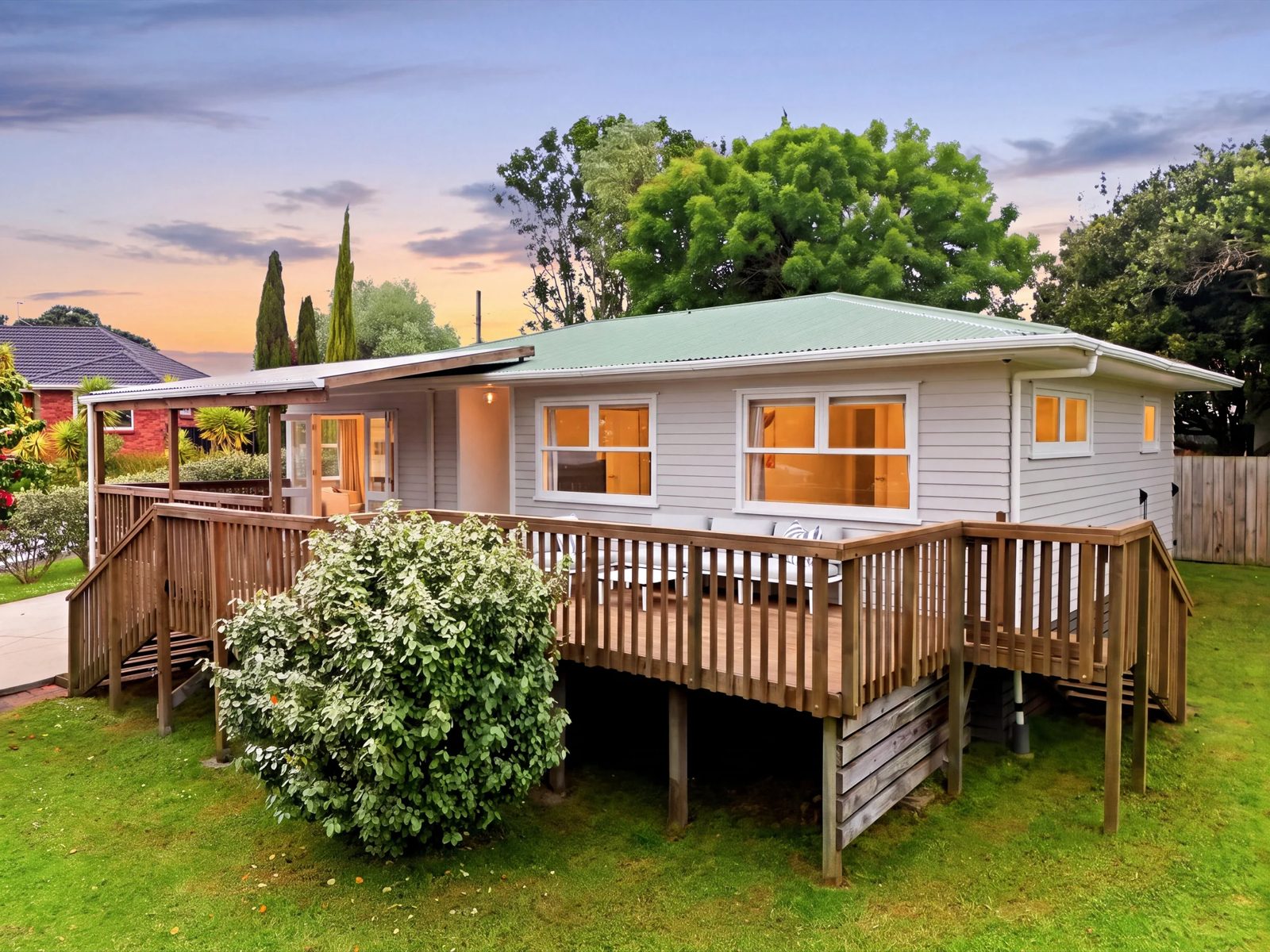 34 Fairclough Road, Beach Haven, photo 1