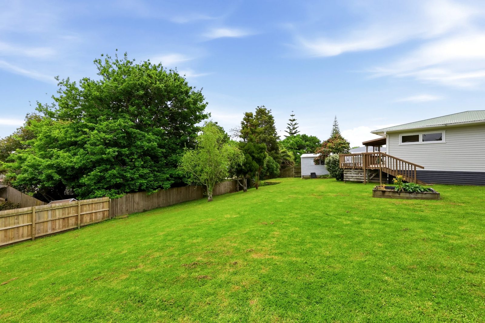 34 Fairclough Road, Beach Haven, photo 2