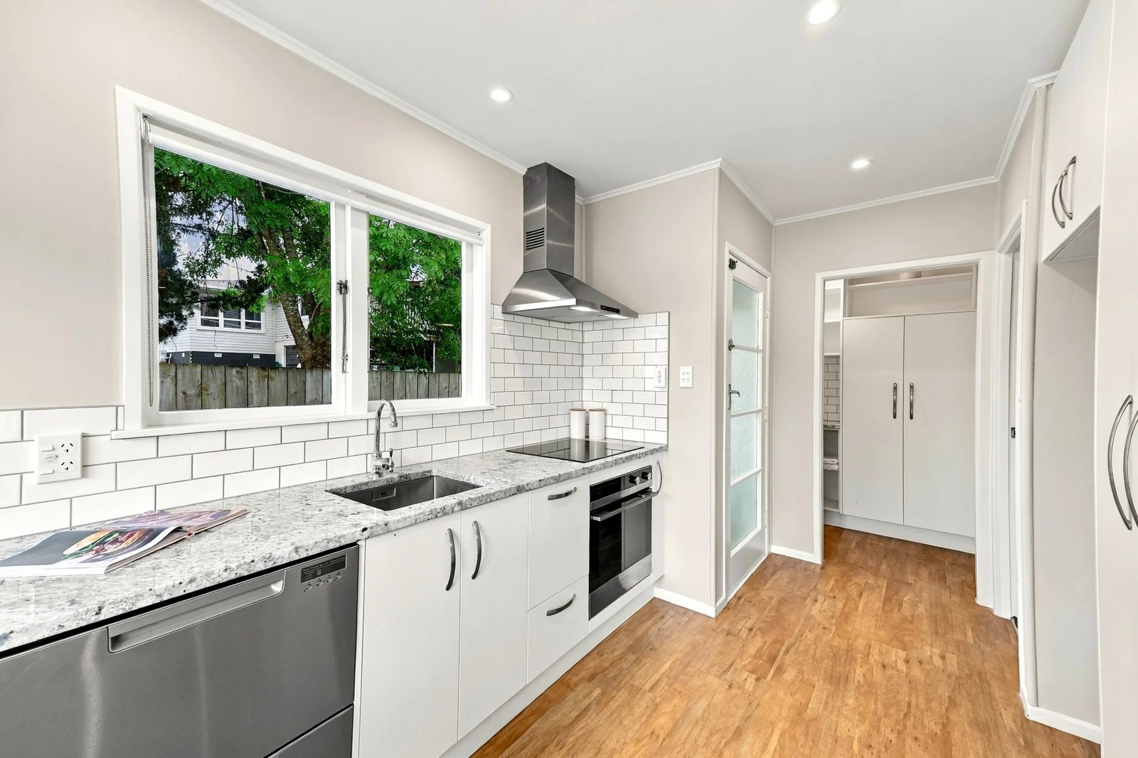 34 Fairclough Road, Beach Haven, photo 9