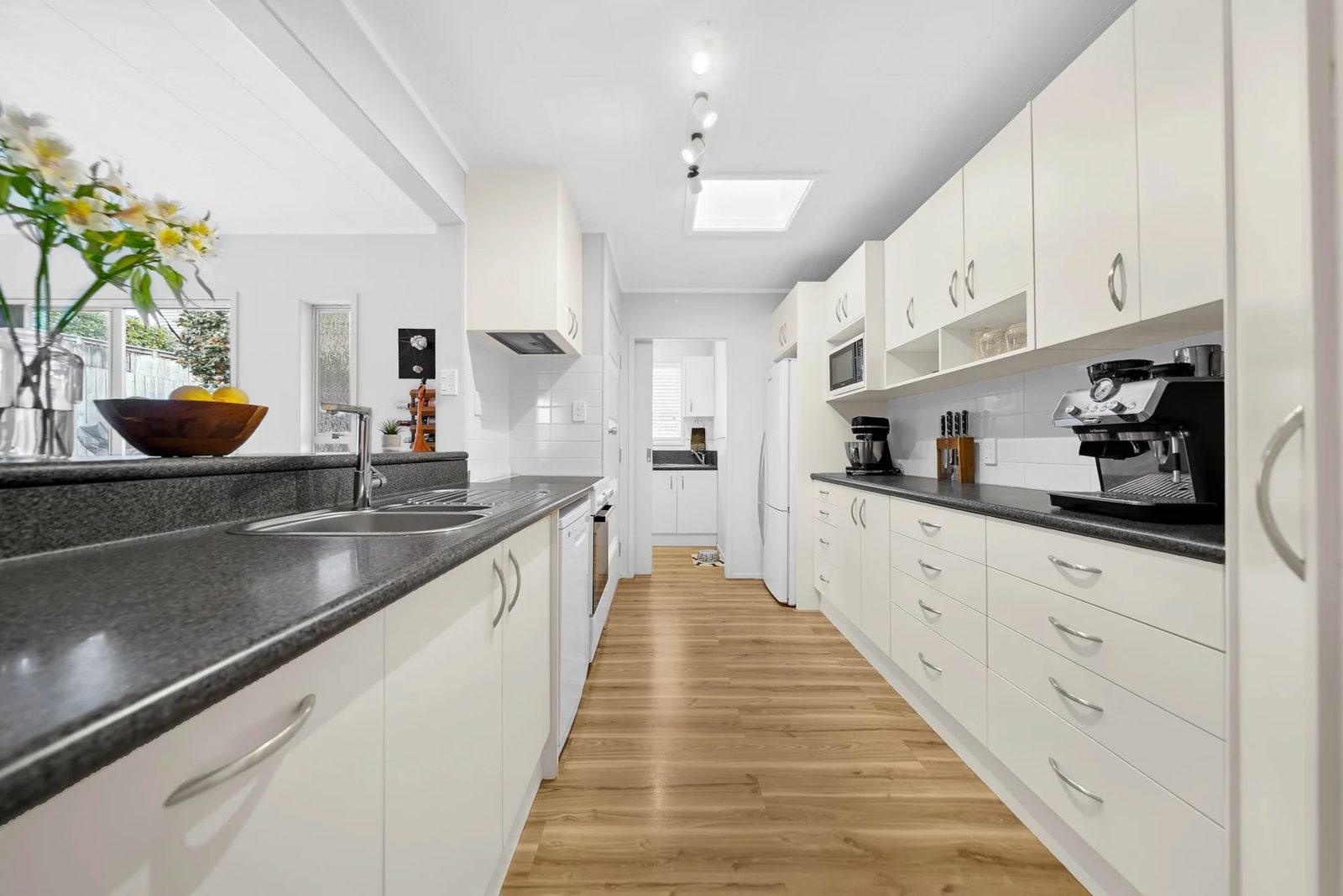 42 Lavery Place, Sunnynook, photo 8