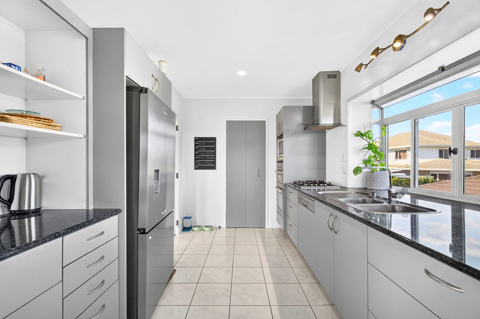 192 Sturges Road, Henderson, photo 4