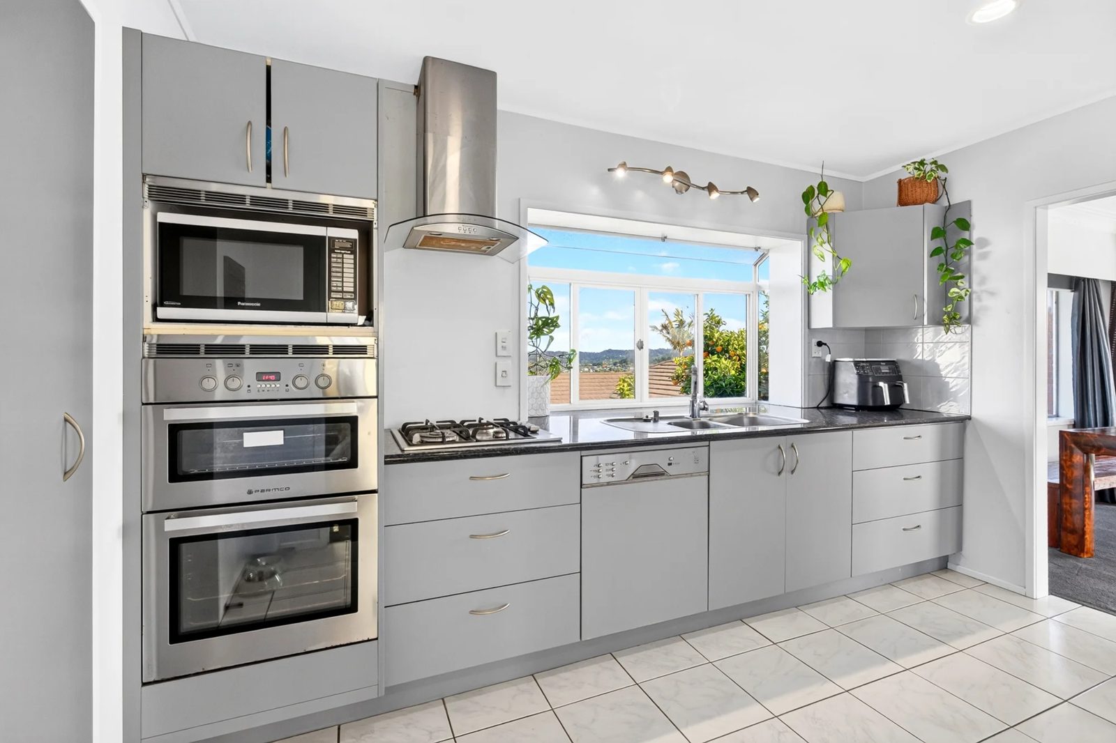 192 Sturges Road, Henderson, photo 8