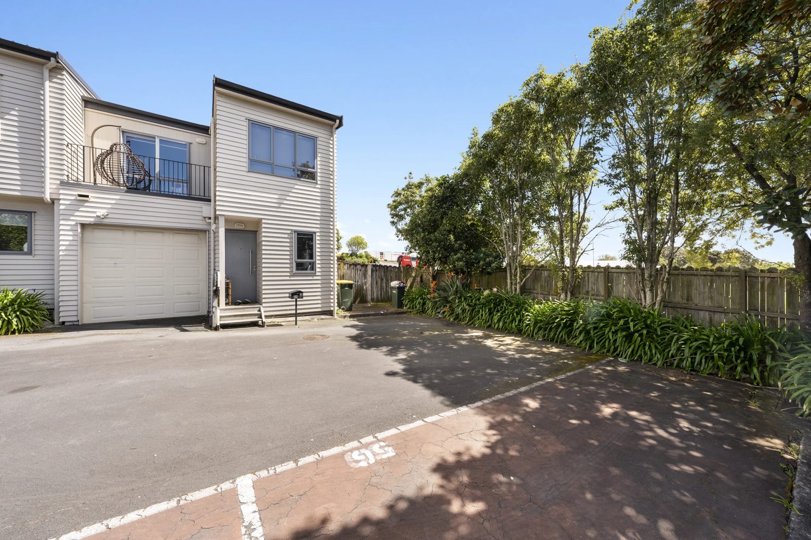 56 Chapel Road, Flat Bush, photo 1