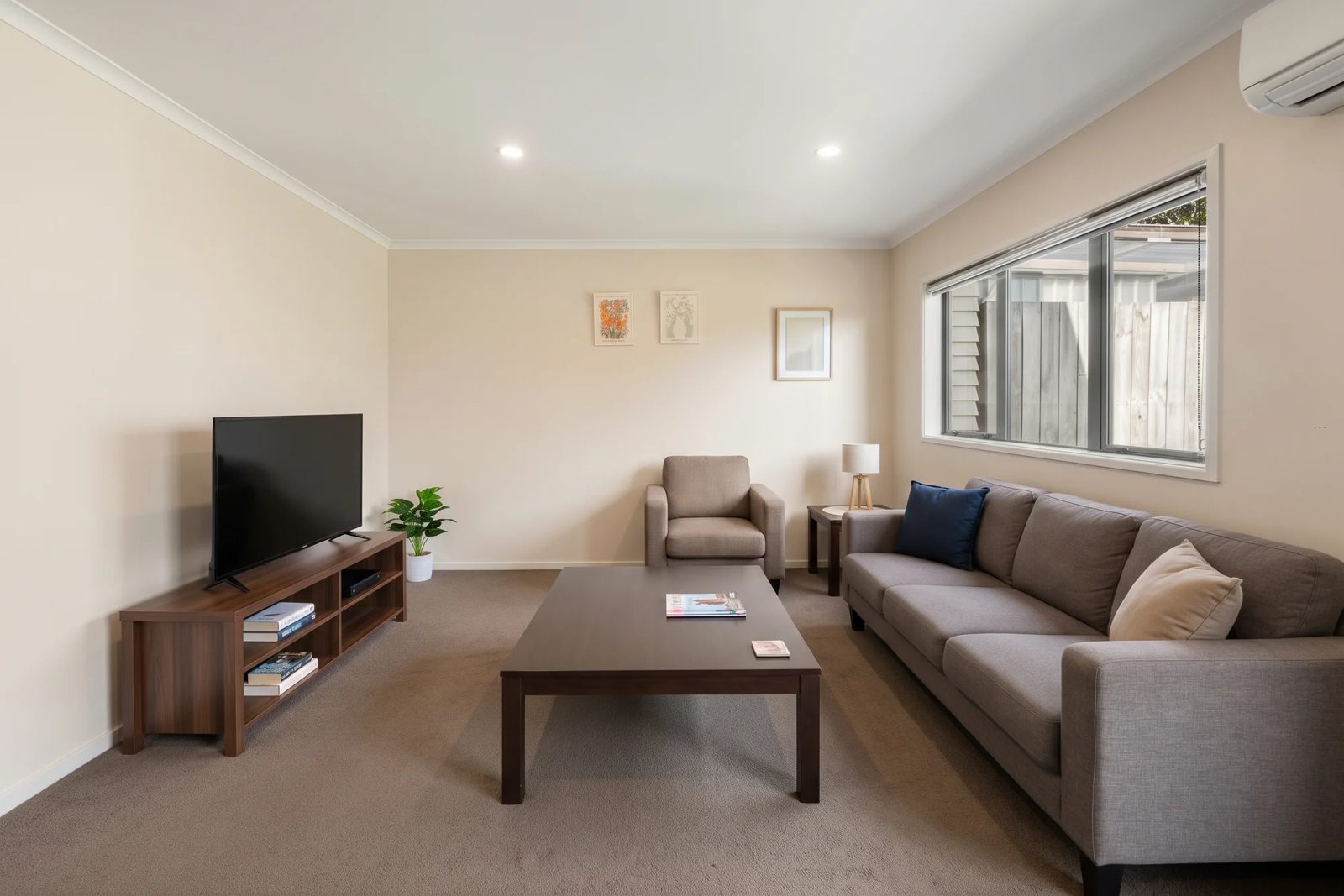 56 Chapel Road, Flat Bush, photo 3