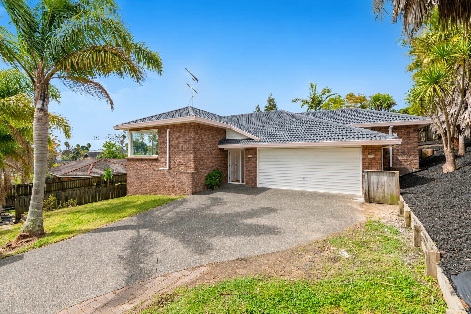 9 Goldfinch Rise, Unsworth Heights, photo 1