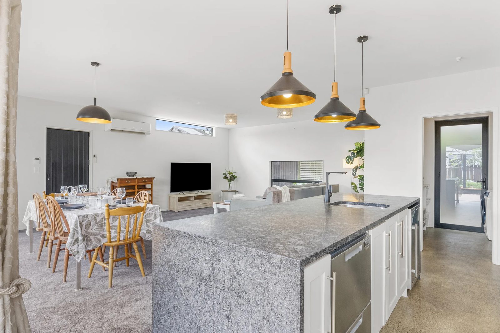 2/10 Etherton Drive, Weymouth, photo 4