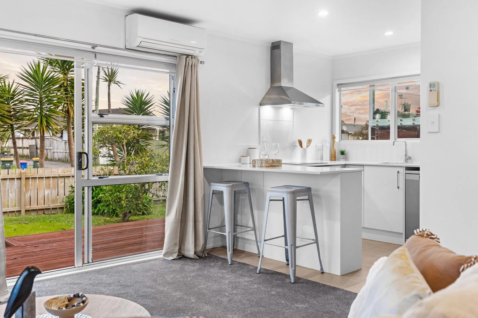 1/322 Royal Road, Massey, photo 3