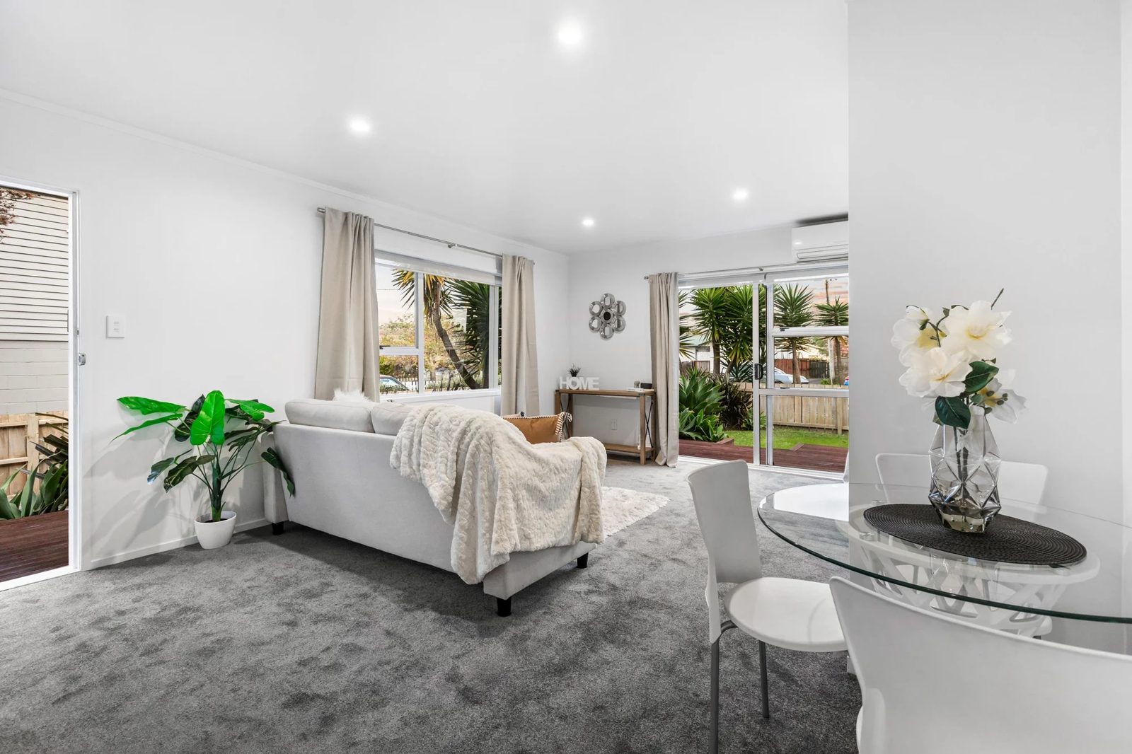 1/322 Royal Road, Massey, photo 5