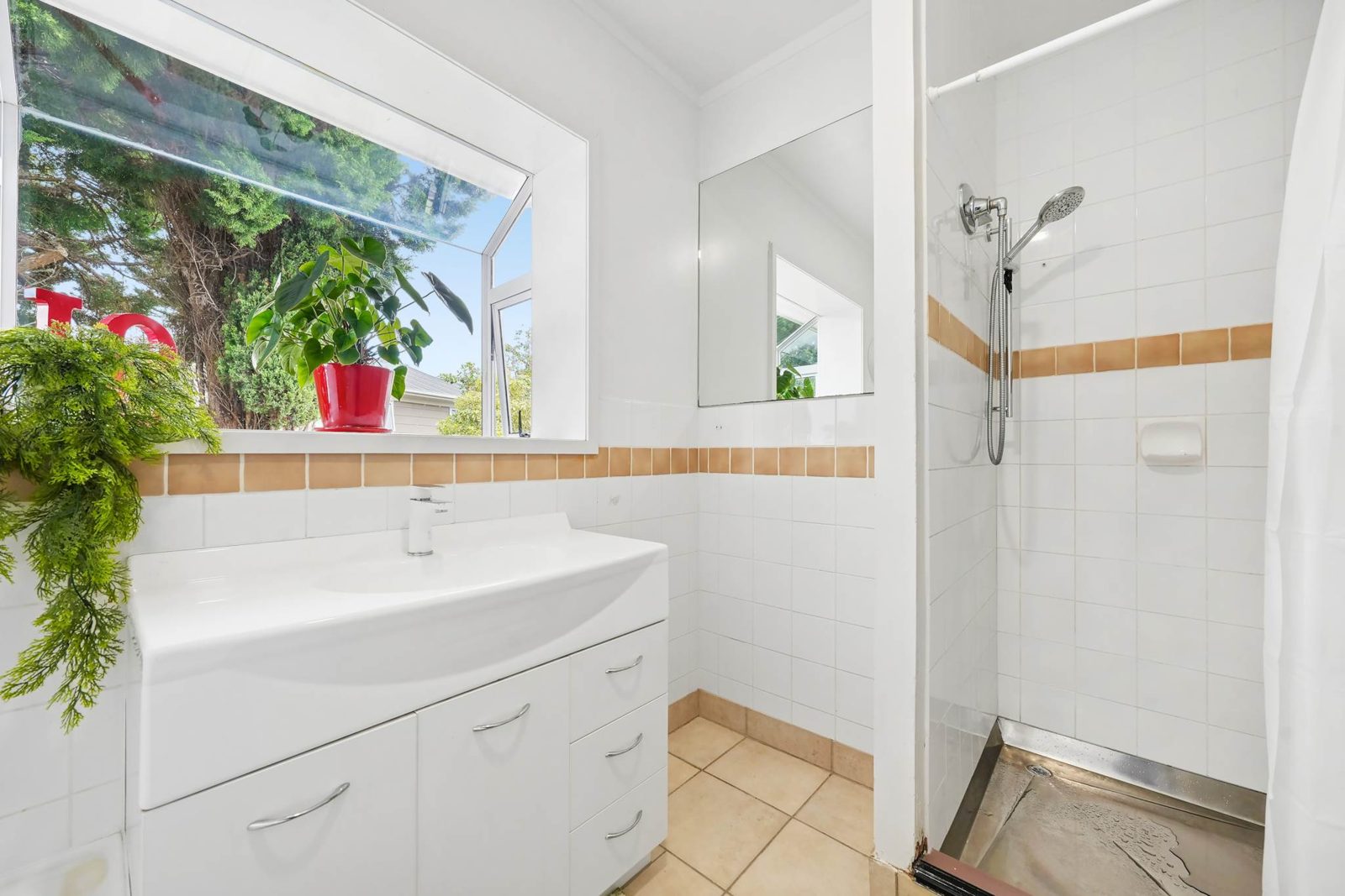 233 Royal Road, Massey, photo 16
