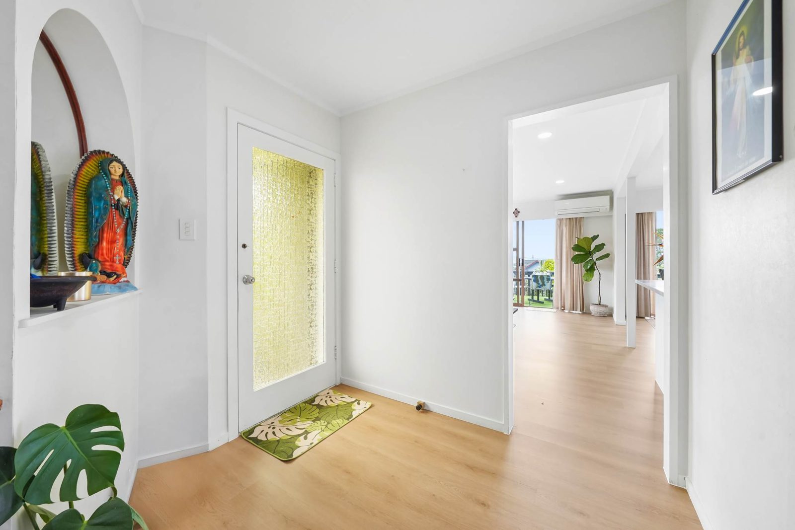 233 Royal Road, Massey, photo 9