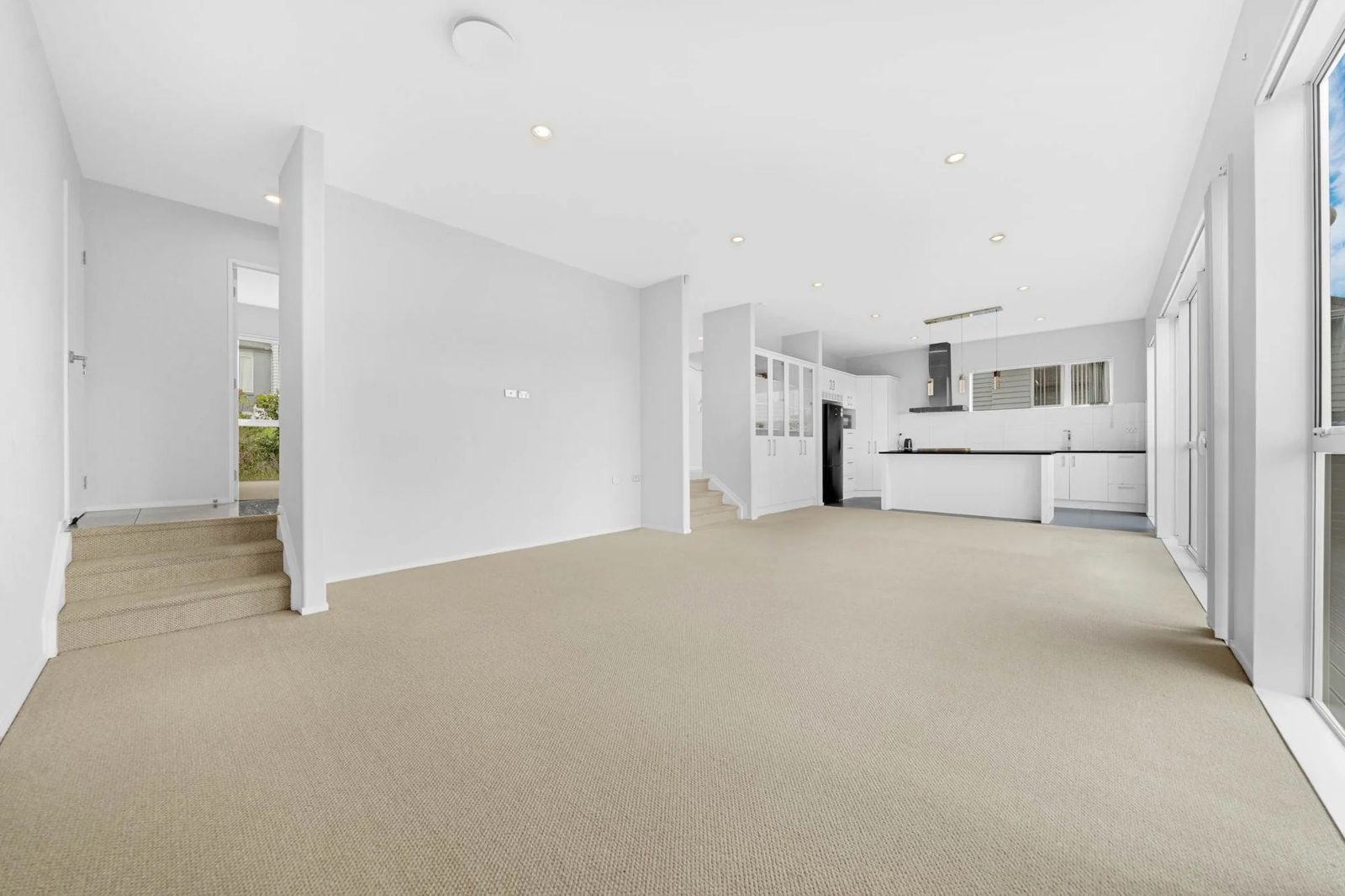 16 Lucca Crescent, Mission Heights, photo 11