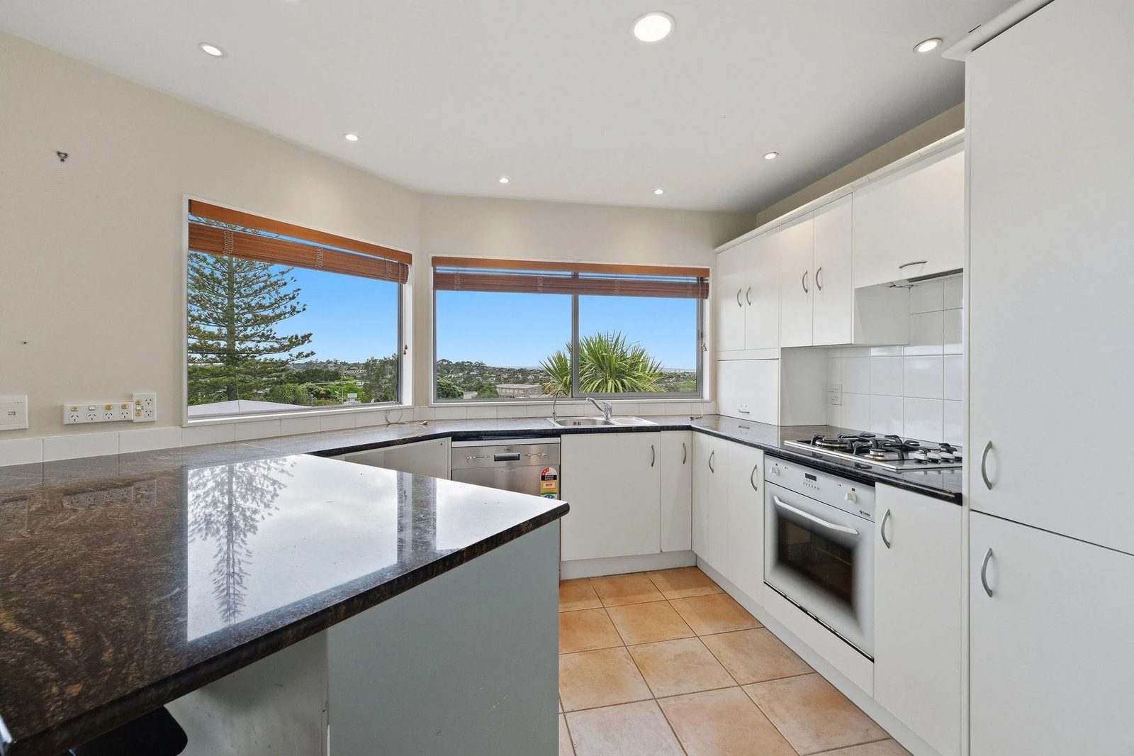 2/75A Target Road, Totara Vale, photo 11