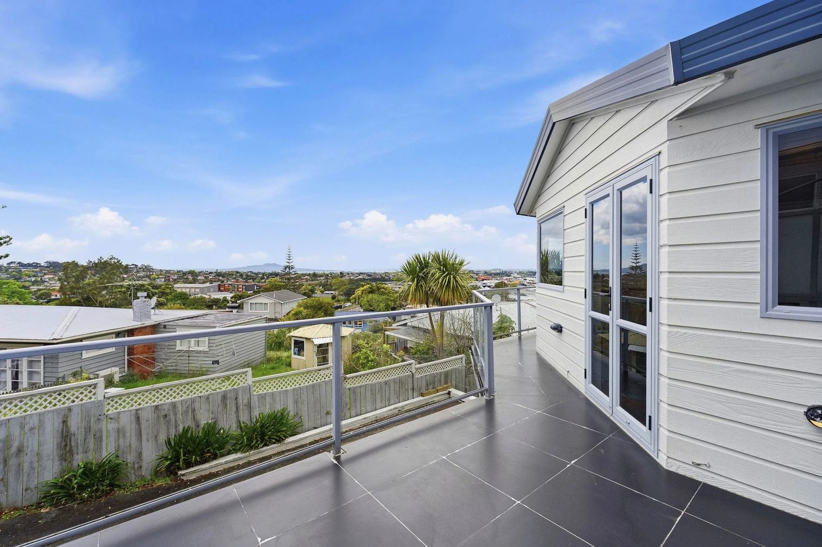 2/75A Target Road, Totara Vale, photo 9