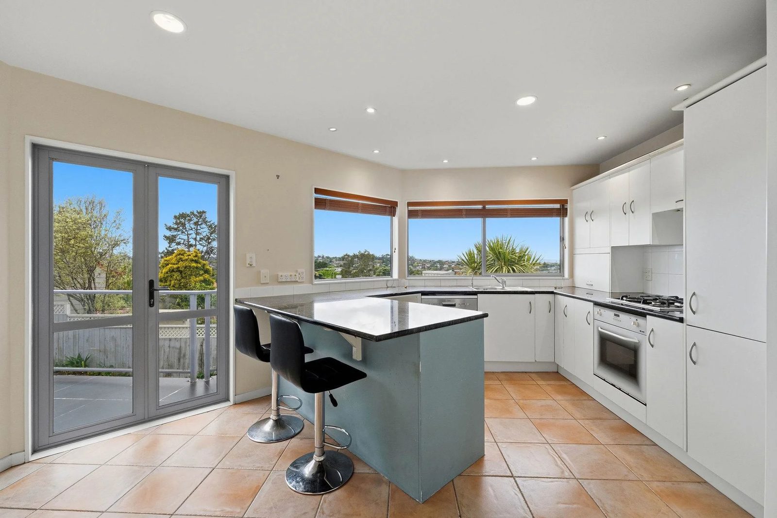 2/75A Target Road, Totara Vale, photo 10