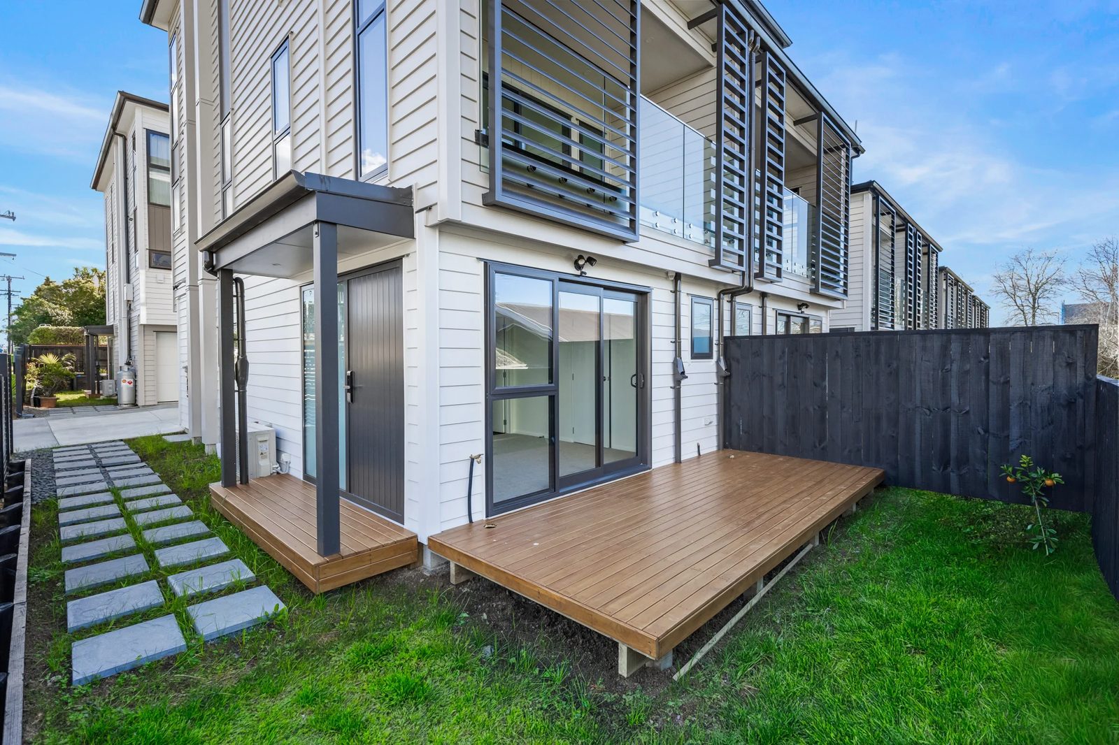 2-8/14&2-8/16 Woodford Avenue, Henderson, photo 1