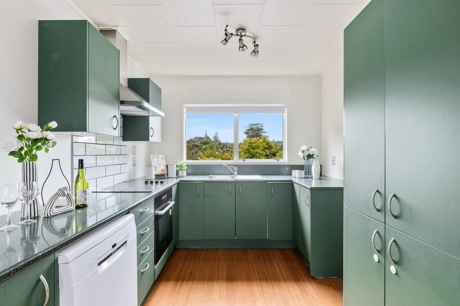 28 Hiwihau Place, Glenfield, photo 7