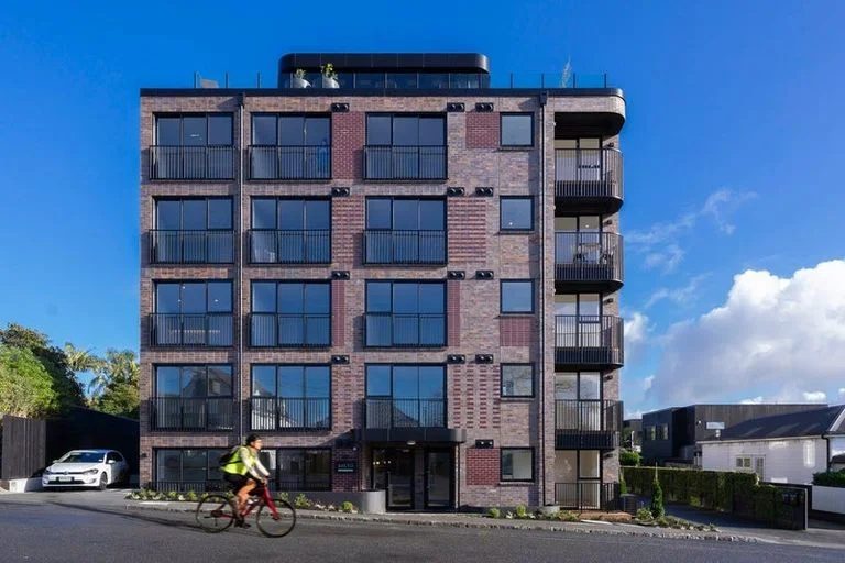 305/2 Finch Street, Morningside, photo 1