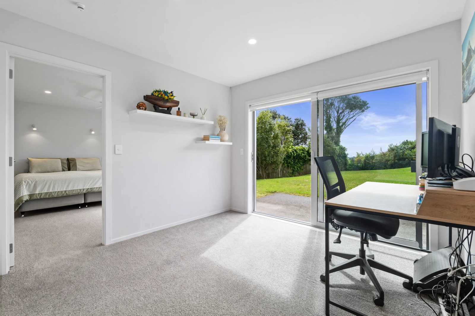 24 John Dee Crescent, Red Beach, photo 17