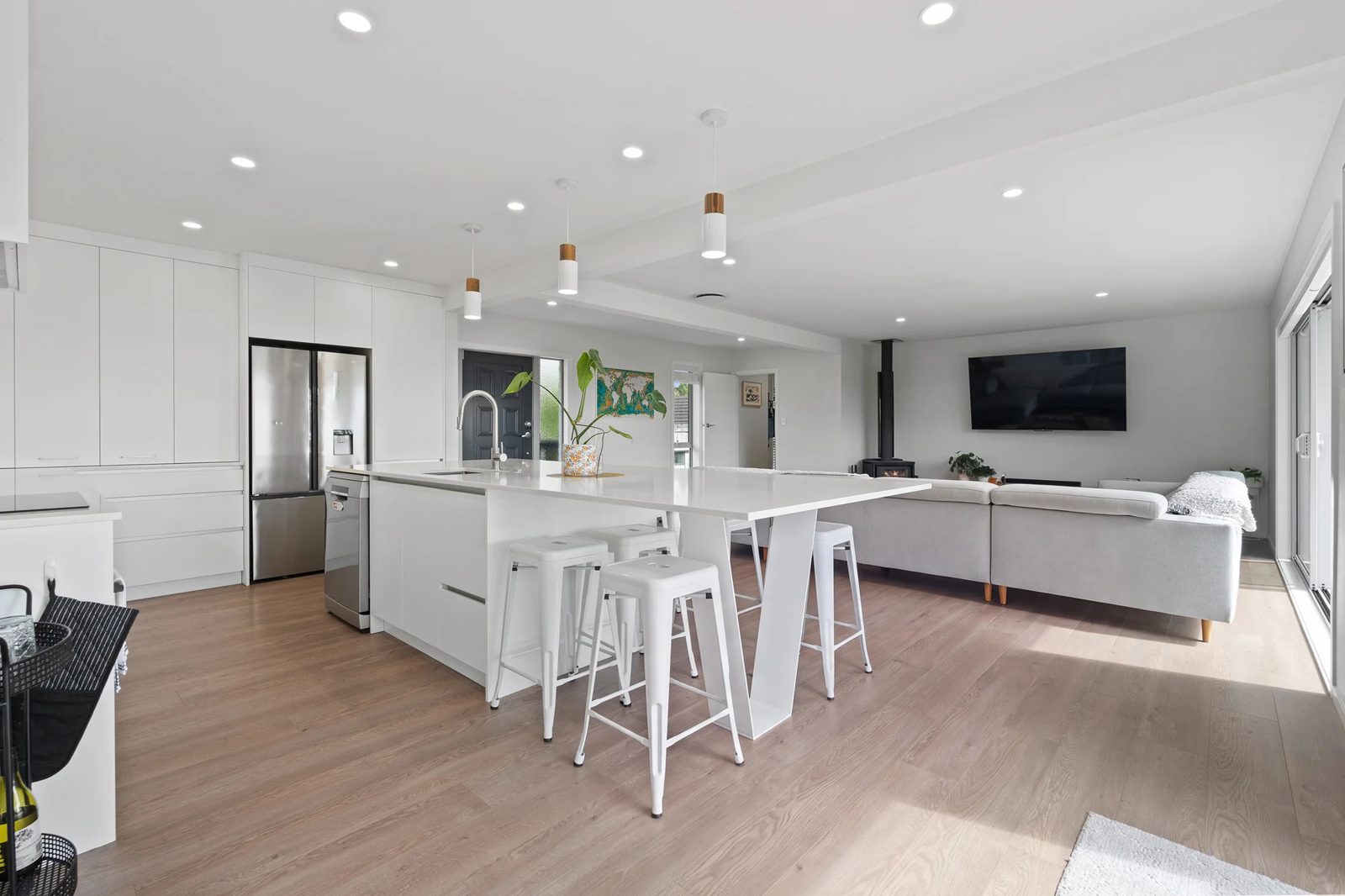 24 John Dee Crescent, Red Beach, photo 4