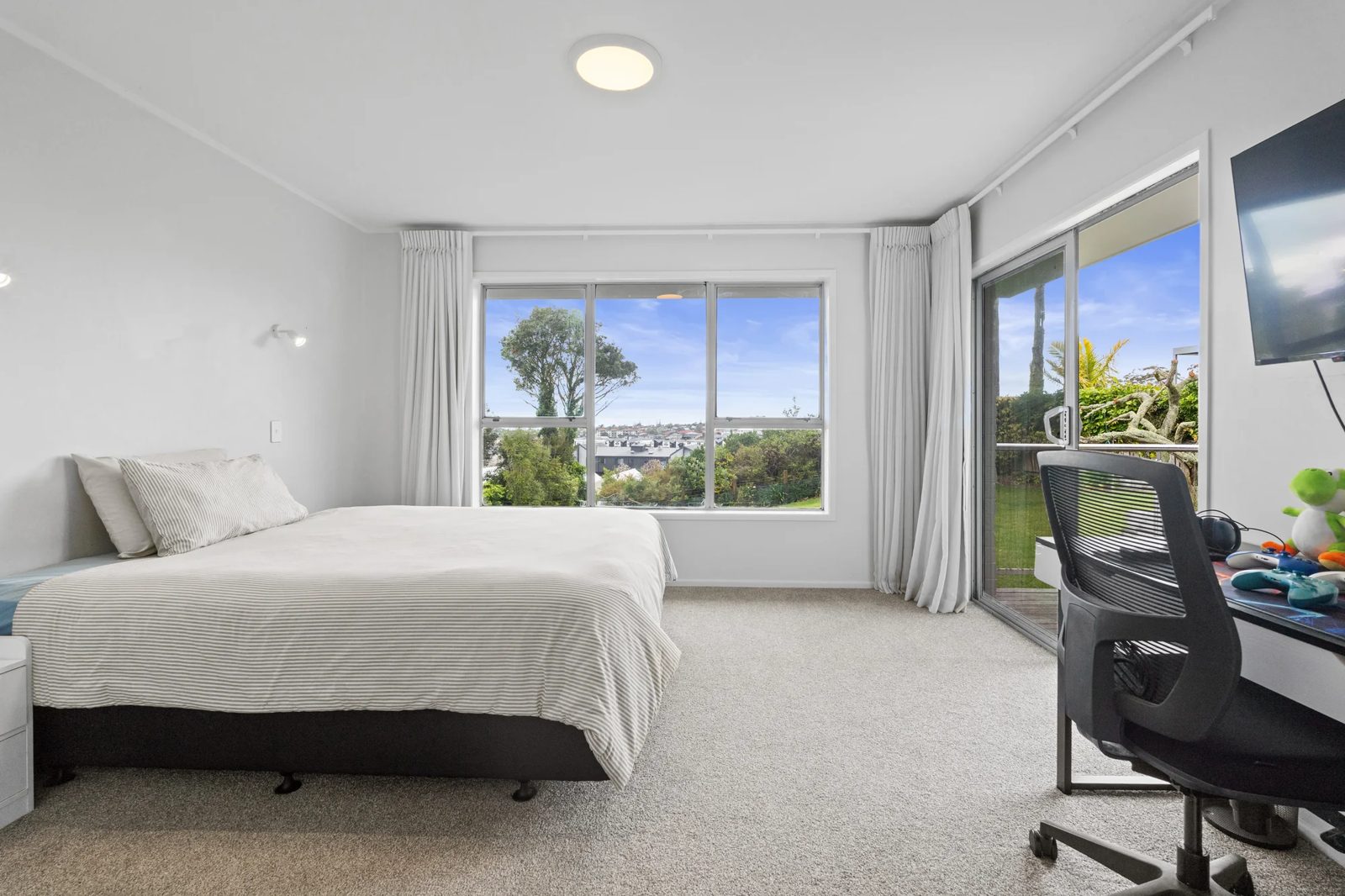 24 John Dee Crescent, Red Beach, photo 5