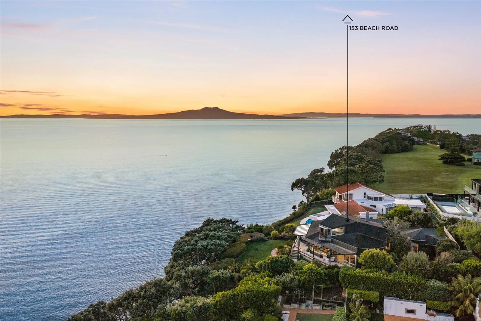 153 Beach Road, Castor Bay