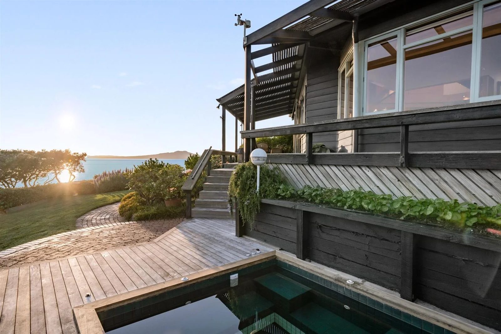 153 Beach Road, Castor Bay, photo 12