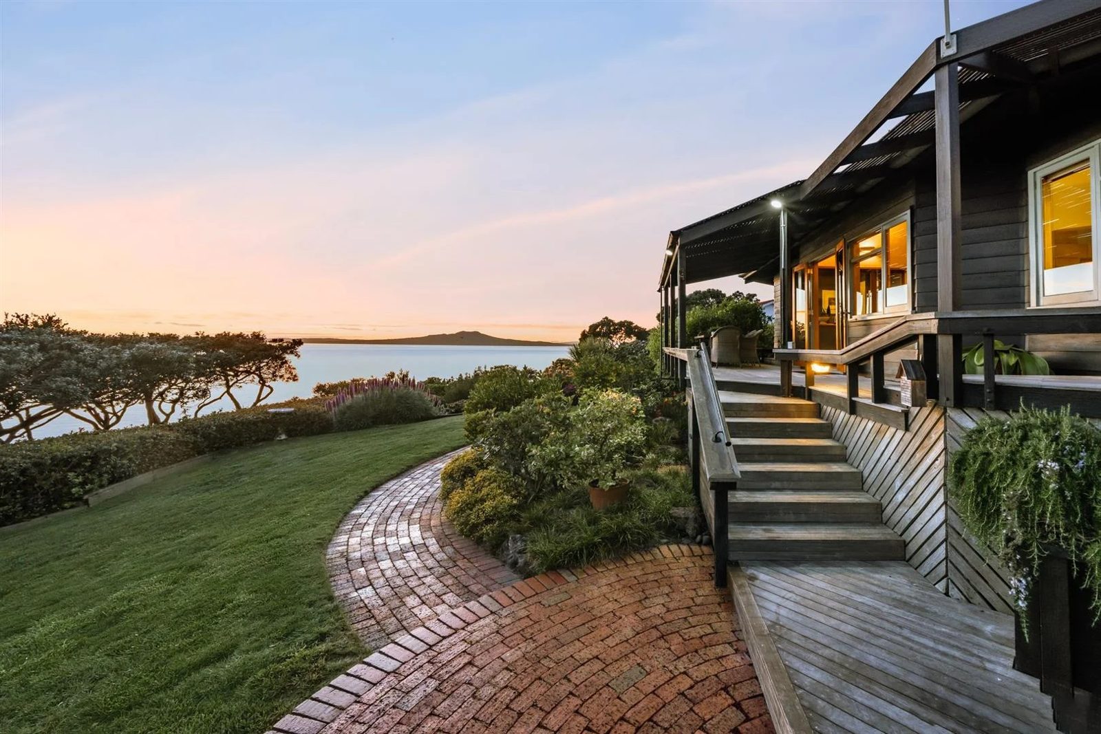 153 Beach Road, Castor Bay, photo 5