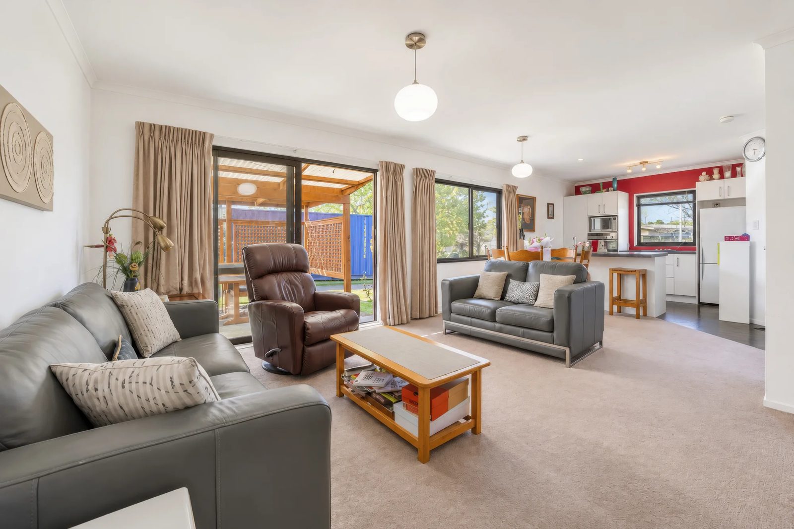 18A Duncan Avenue, Te Atatu South, photo 2