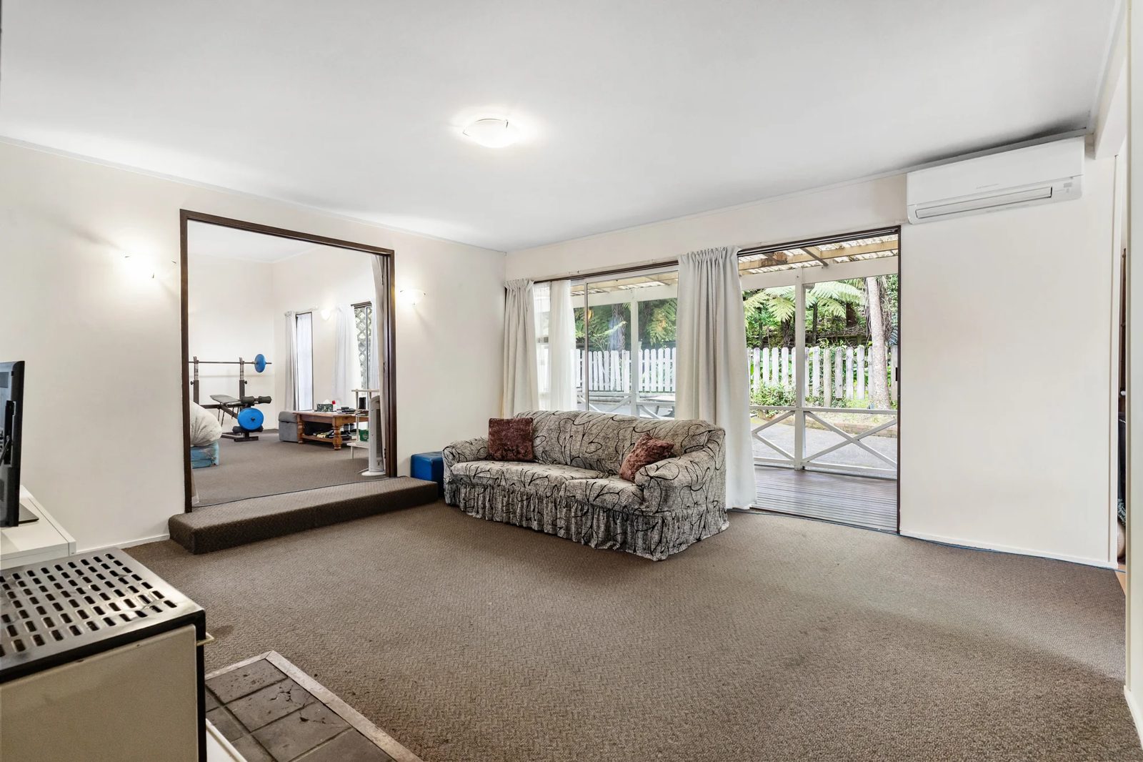 12 Karapiti Place, Glen Eden, photo 3
