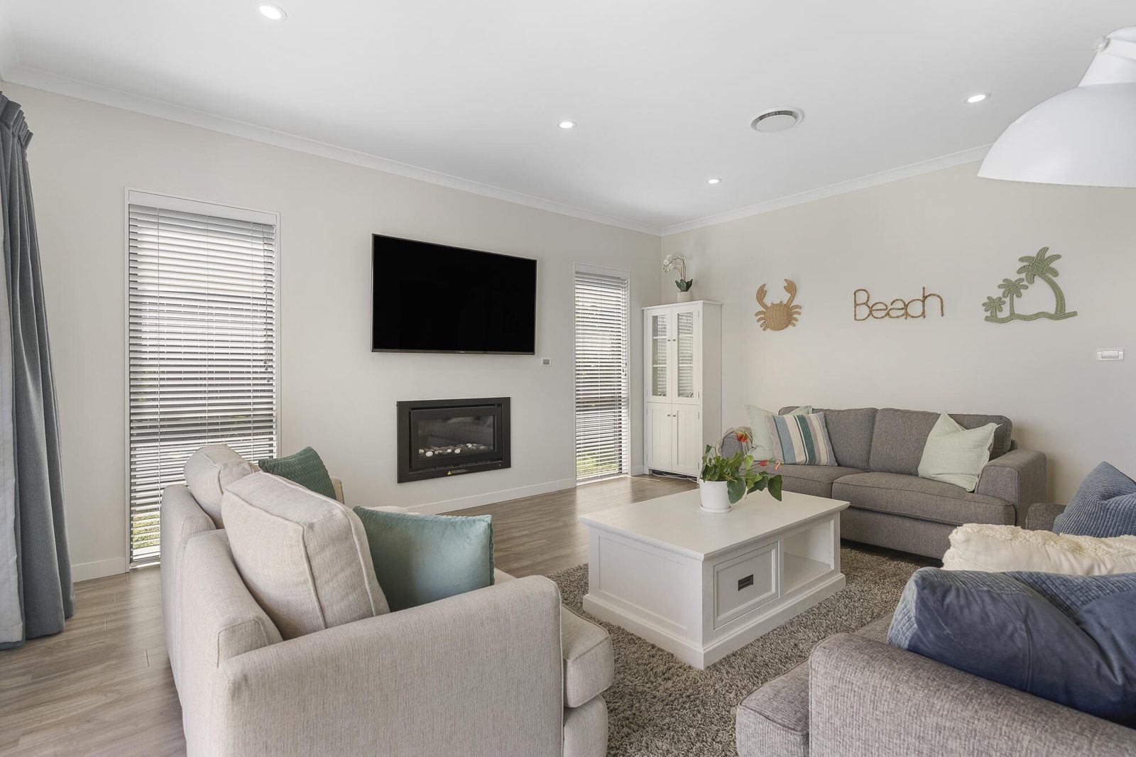8 Keshvara Road, Beachlands, photo 3