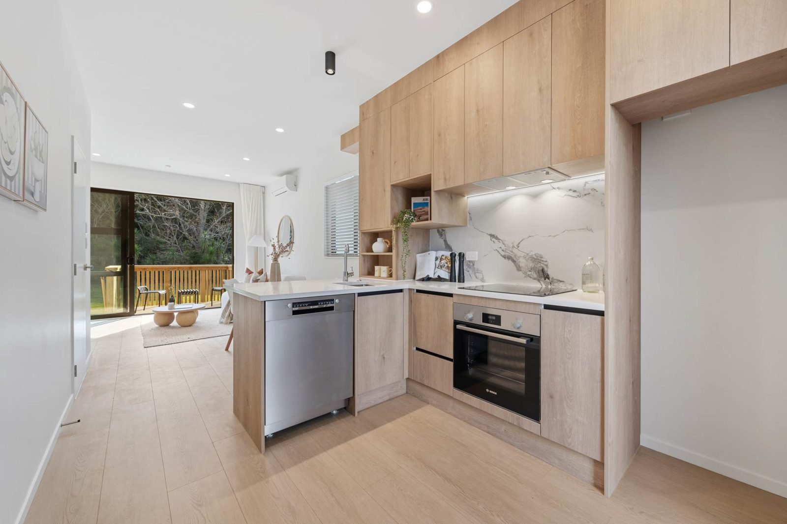 16/8-10 Lowtherhurst Road, Massey, photo 3