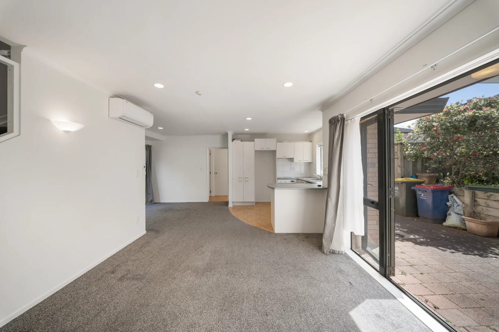 17/2 Arawa Street, New Lynn, photo 3