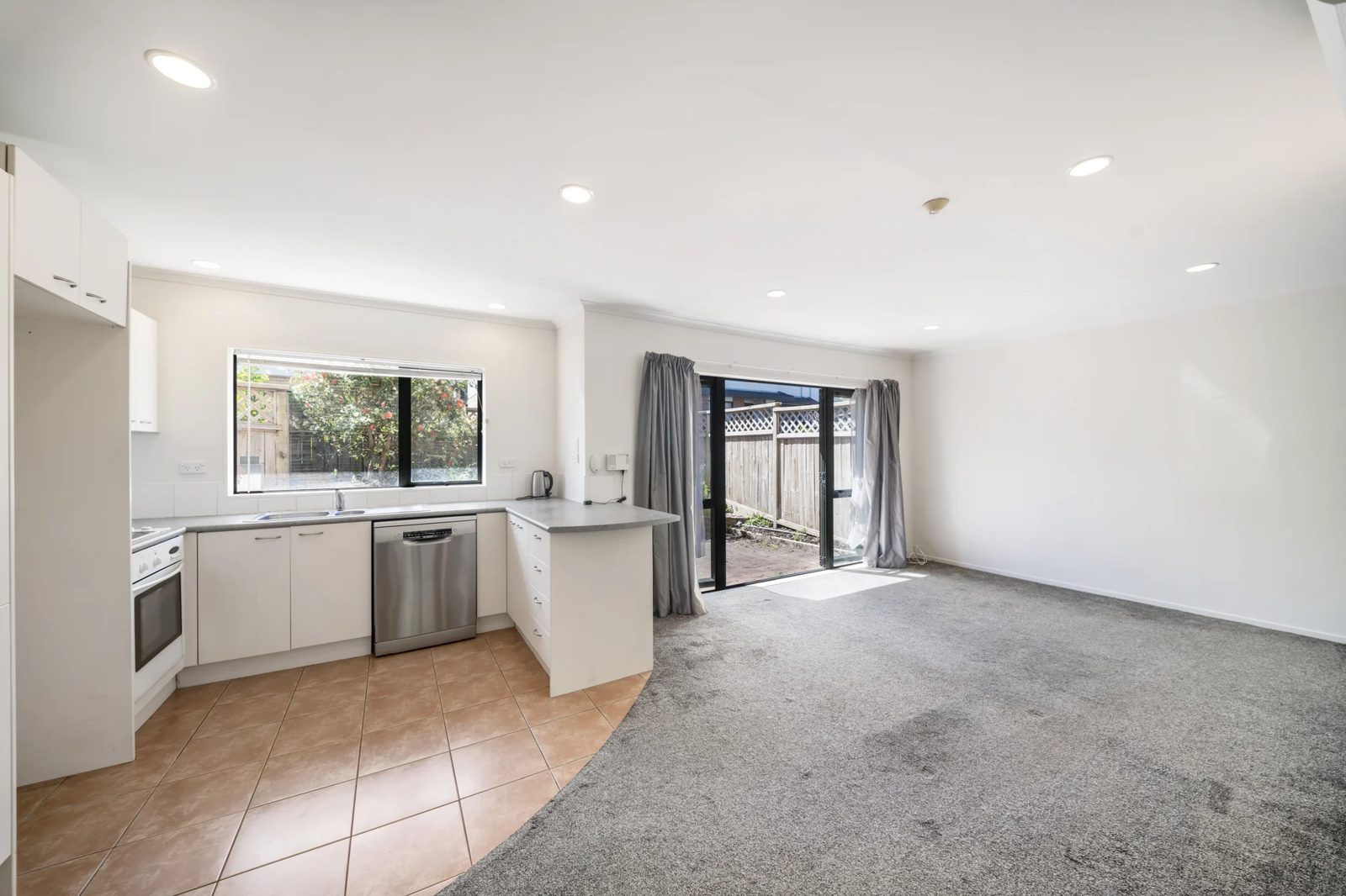 17/2 Arawa Street, New Lynn, photo 4
