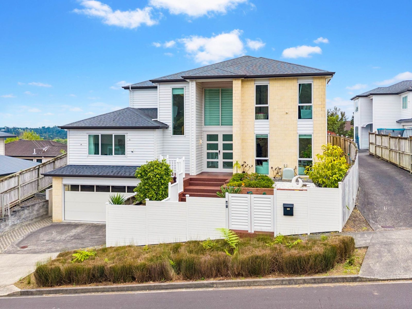 20 Mackay Drive, Greenhithe, photo 1