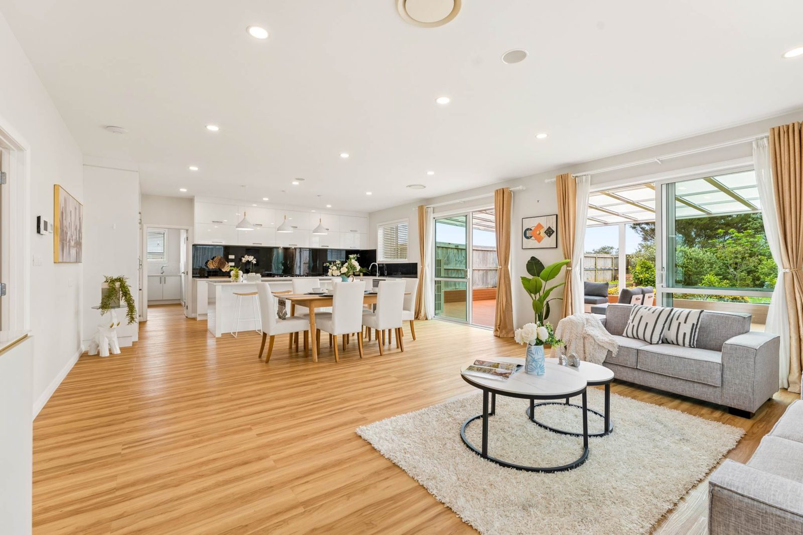 20 Mackay Drive, Greenhithe, photo 2